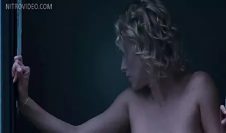 Şaşırtıcı bir şekilde, bebeği yatağa olgunseks izle yumruk