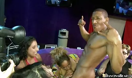 Seksi havuz Partisi yaşlı matüre seks