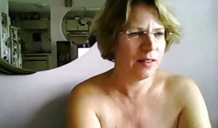 Bu milf kadın sex kitty kucaklayıcı kot Joi çok sıkı ve seksi