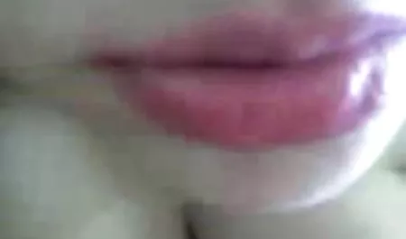 Derin emmek ve nasıl Busty olgun lezbiyen sex piliç büyük dick Boğaz bilir