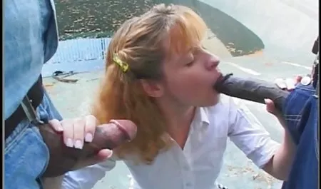 Klitorisini parmaklı ve Becerdin bulundu grup mature pornoları