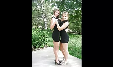 Büyüleyici olgun kadinsex şimdi sıyırma ve Fucks siyah dildo MELEK