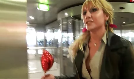 Böyle zavallı sürtük olgun vk sex bir horoz emme misin