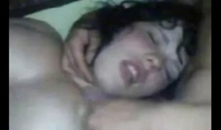 Mükemmel bir Yuu Shiraishi olgun srks için uzun bir seks sahnesi